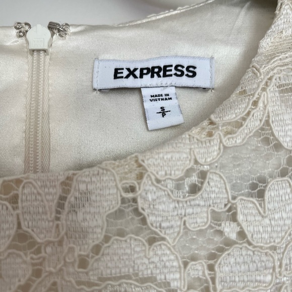 NWOT Express Lace Dress - Picture 4 of 4